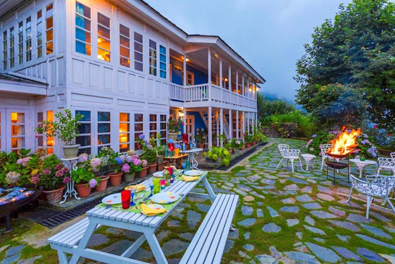 Stayvista At Violet Hill With Bonfire, Gazebo & Hill View Shimla Exterior photo