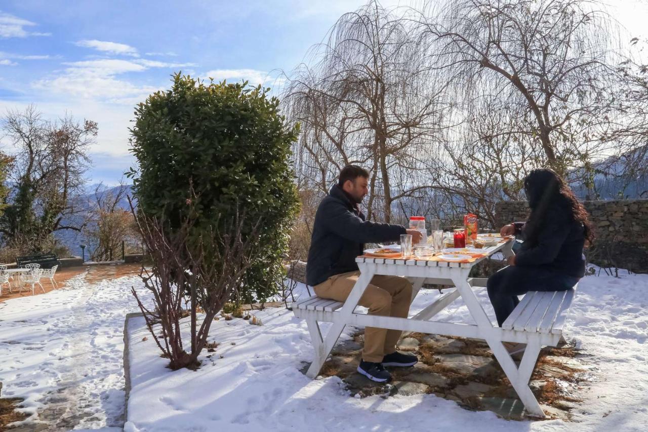 Stayvista At Violet Hill With Bonfire, Gazebo & Hill View Shimla Exterior photo