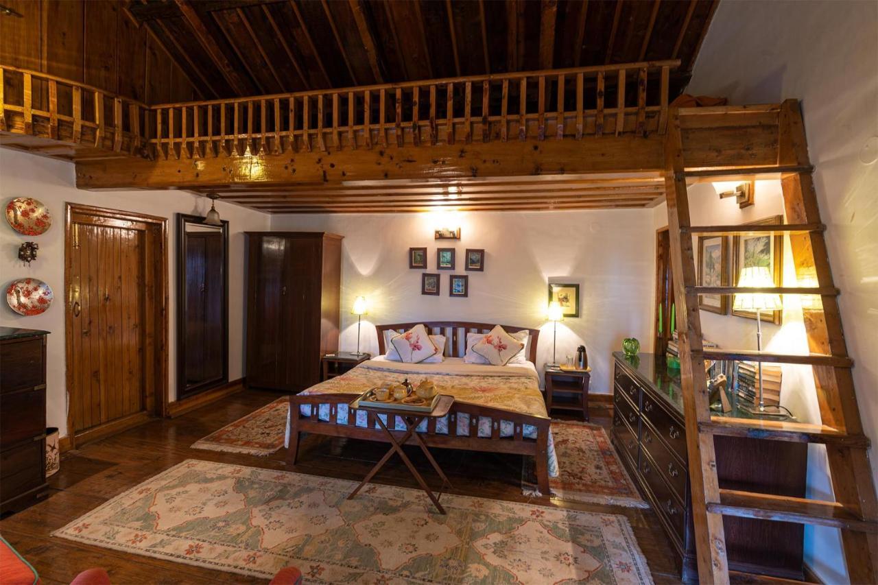 Stayvista At Violet Hill With Bonfire, Gazebo & Hill View Shimla Exterior photo