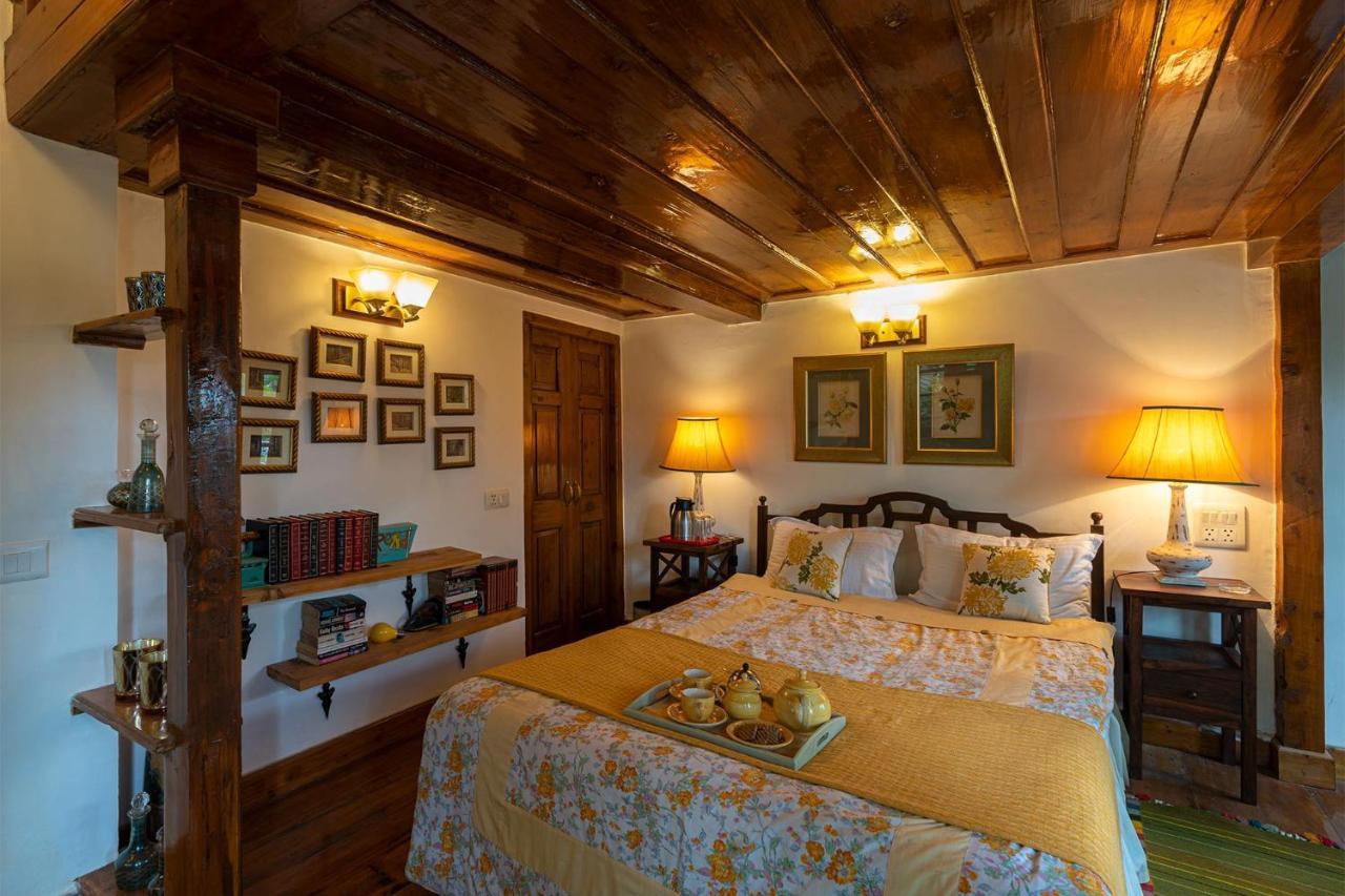 Stayvista At Violet Hill With Bonfire, Gazebo & Hill View Shimla Exterior photo