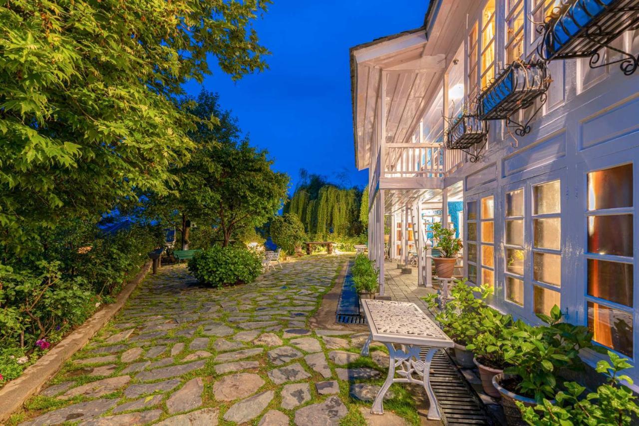 Stayvista At Violet Hill With Bonfire, Gazebo & Hill View Shimla Exterior photo
