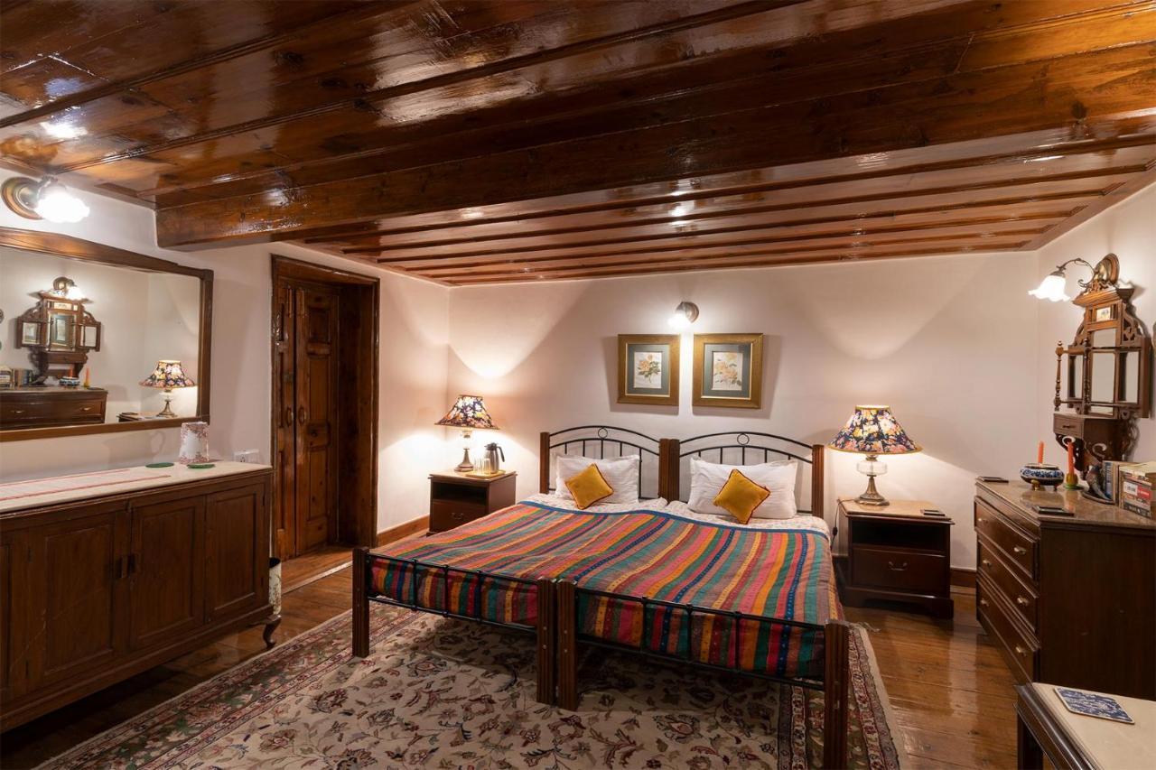 Stayvista At Violet Hill With Bonfire, Gazebo & Hill View Shimla Exterior photo